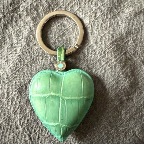 Authentic Tiffany and Co. vintage crocodile heart shaped keychain - Picture 6 of 7